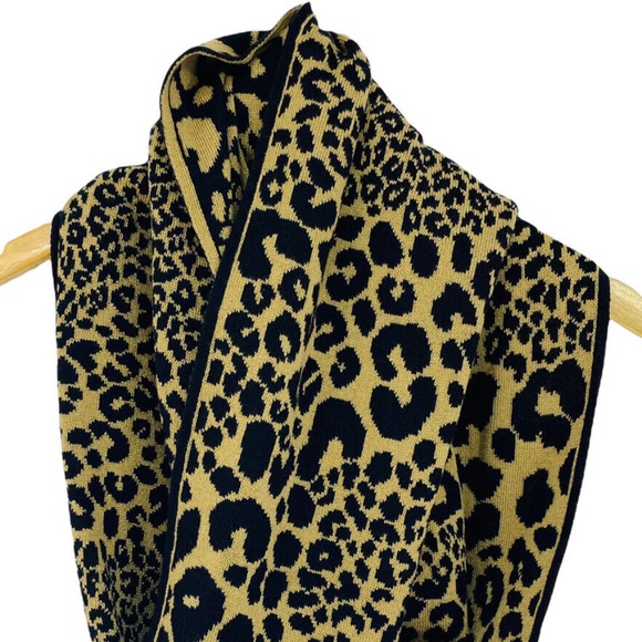 Michael Kors Leopard Print Knit Infinity Scarf in Dark Camel Black - Picture 1 of 6